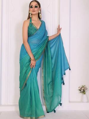 Blue linen checked saree with blouse 5