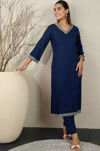Women Regular Thread Work Kurta with Trousers