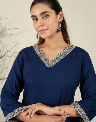 Women Regular Thread Work Kurta with Trousers 2