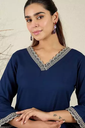 Women Regular Thread Work Kurta with Trousers