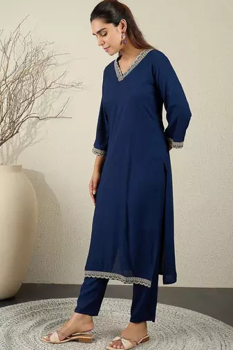 Women Regular Thread Work Kurta with Trousers