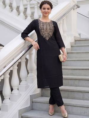 Women Ethnic Motifs Embroidered Regular Thread Work Pure Cotton Kurta with Trousers 1