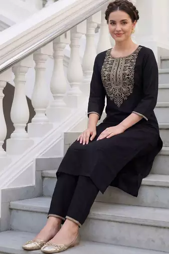 Women Ethnic Motifs Embroidered Regular Thread Work Pure Cotton Kurta with Trousers