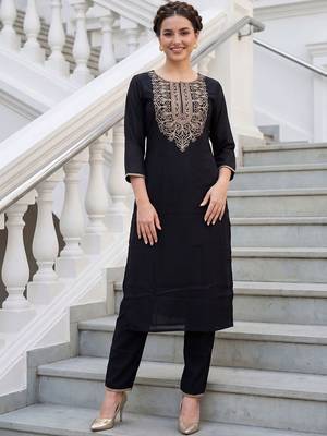 Women Ethnic Motifs Embroidered Regular Thread Work Pure Cotton Kurta with Trousers 5