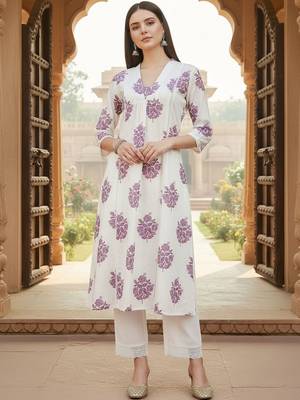 Women Floral Printed Regular Pure Cotton Kurta with Trousers 1