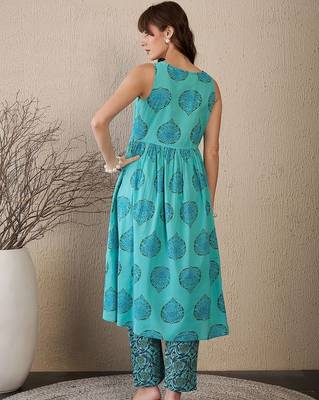 Women Ethnic Motifs Printed Regular Pure Cotton Kurta with Trousers 4