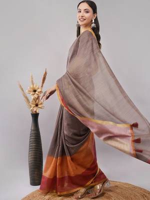 Grey linen woven design saree with blouse 5