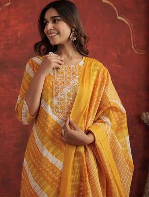 Women Printed Regular Thread Work Kurta with Trousers & With Dupatta 1