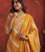 Women Printed Regular Thread Work Kurta with Trousers & With Dupatta