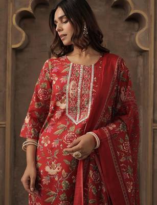 Floral Printed Round Neck Straight Kurta With Trousers & Dupatta 1