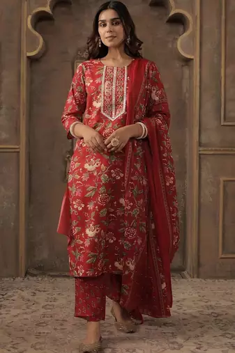 Floral Printed Round Neck Straight Kurta With Trousers & Dupatta