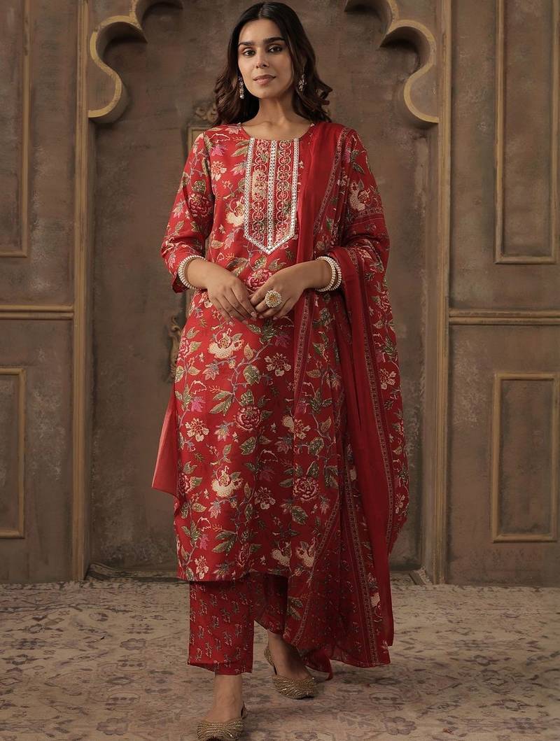 Floral Printed Round Neck Straight Kurta With Trousers & Dupatta