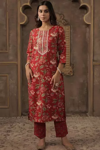 Floral Printed Round Neck Straight Kurta With Trousers & Dupatta
