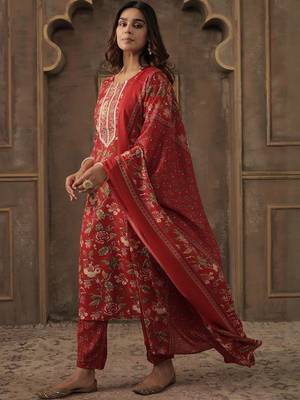 Floral Printed Round Neck Straight Kurta With Trousers & Dupatta 4