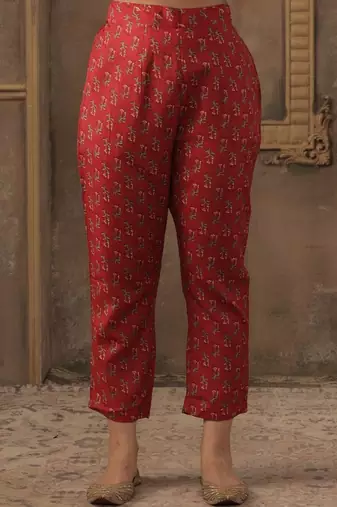 Floral Printed Round Neck Straight Kurta With Trousers & Dupatta