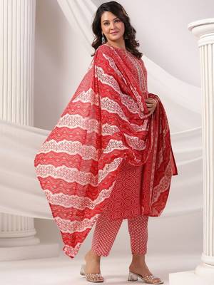 Women Ethnic Motifs Printed Regular Pure Cotton Kurta with Trousers & Dupatta 4
