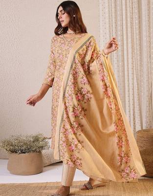 Floral Printed Straight Pure Cotton Kurta With Trousers & Dupatta 3