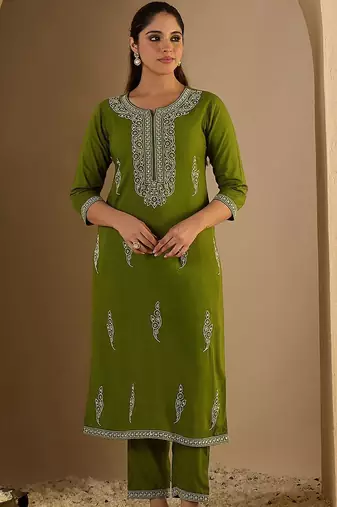 Women Ethnic Motifs Printed Kurta with Trousers
