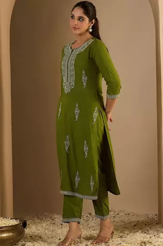 Women Ethnic Motifs Printed Kurta with Trousers