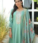 Women Floral Embroidered Regular Sequinned Kurta with Trousers & With Dupatta