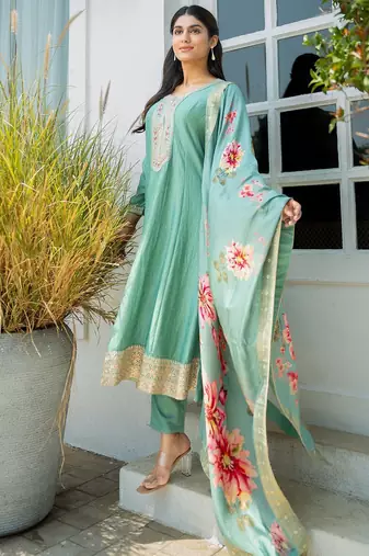 Women Floral Embroidered Regular Sequinned Kurta with Trousers & With Dupatta