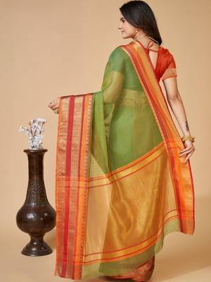 Green silk blend woven design saree with blouse 3