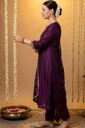 Women Ethnic Motifs Embroidered Regular Kurta with Trousers & With Dupatta