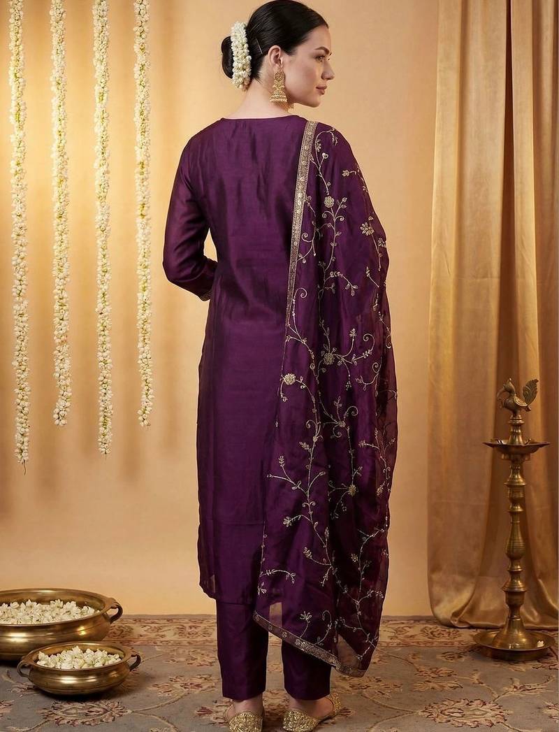 Women Ethnic Motifs Embroidered Regular Kurta with Trousers & With Dupatta