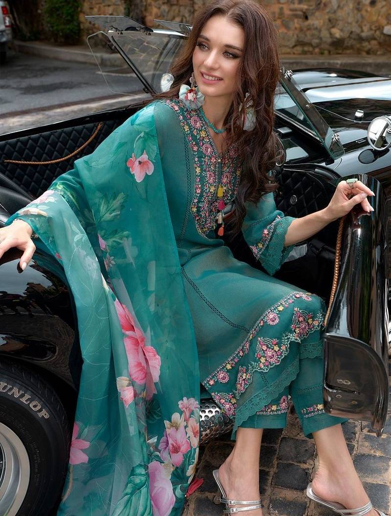 Women Ethnic Motifs Embroidered Regular Thread Work Kurta with Trousers & With Dupatta