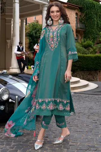 Women Ethnic Motifs Embroidered Regular Thread Work Kurta with Trousers & With Dupatta