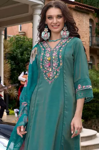 Women Ethnic Motifs Embroidered Regular Thread Work Kurta with Trousers & With Dupatta