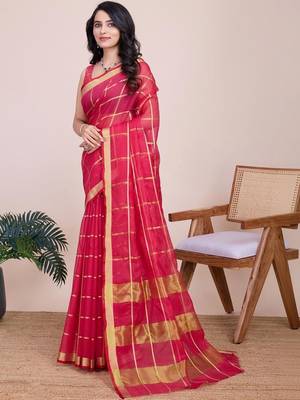Pink silk blend woven design saree with blouse 3