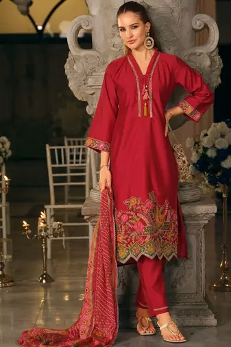 Women Ethnic Motifs Dyed Regular Thread Work Kurta with Trousers & With Dupatta