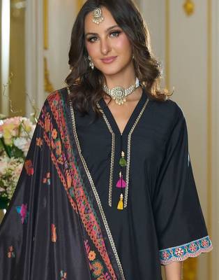 Women Ethnic Motifs Embroidered Regular Thread Work Kurta with Trousers & With Dupatta 3