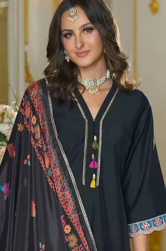 Women Ethnic Motifs Embroidered Regular Thread Work Kurta with Trousers & With Dupatta