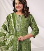 Women Bandhani Printed Regular Pure Cotton Kurta with Trousers & Dupatta
