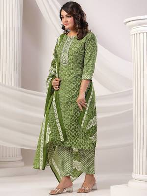 Women Bandhani Printed Regular Pure Cotton Kurta with Trousers & Dupatta 4