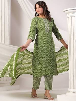 Women Bandhani Printed Regular Pure Cotton Kurta with Trousers & Dupatta 6