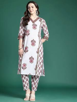 Women Ethnic Motifs Printed Regular Pure Cotton Kurta with Trousers 4