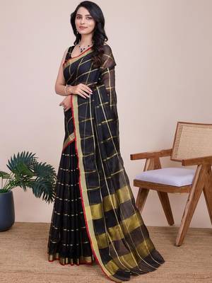 Black silk blend checked saree with blouse 3