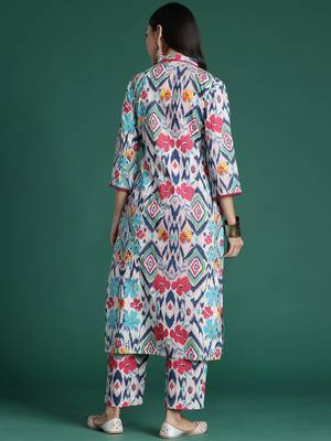 Women Printed Panelled Pure Cotton Kurta with Trousers 5