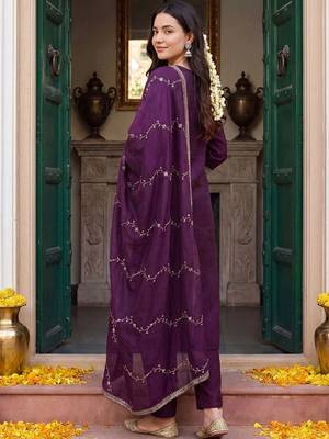 Women Ethnic Motifs Embroidered Regular Thread Work Kurta with Trousers & With Dupatta 4