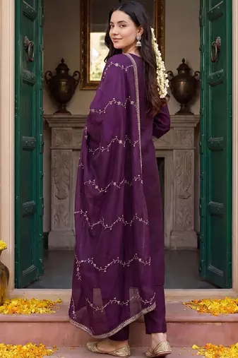 Women Ethnic Motifs Embroidered Regular Thread Work Kurta with Trousers & With Dupatta