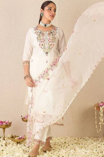 Women Floral Embroidered Regular Thread Work Kurta with Trousers & With Dupatta
