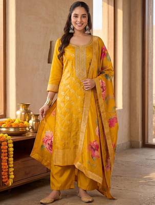 Women Regular Thread Work Kurta with Palazzos & With Dupatta 2