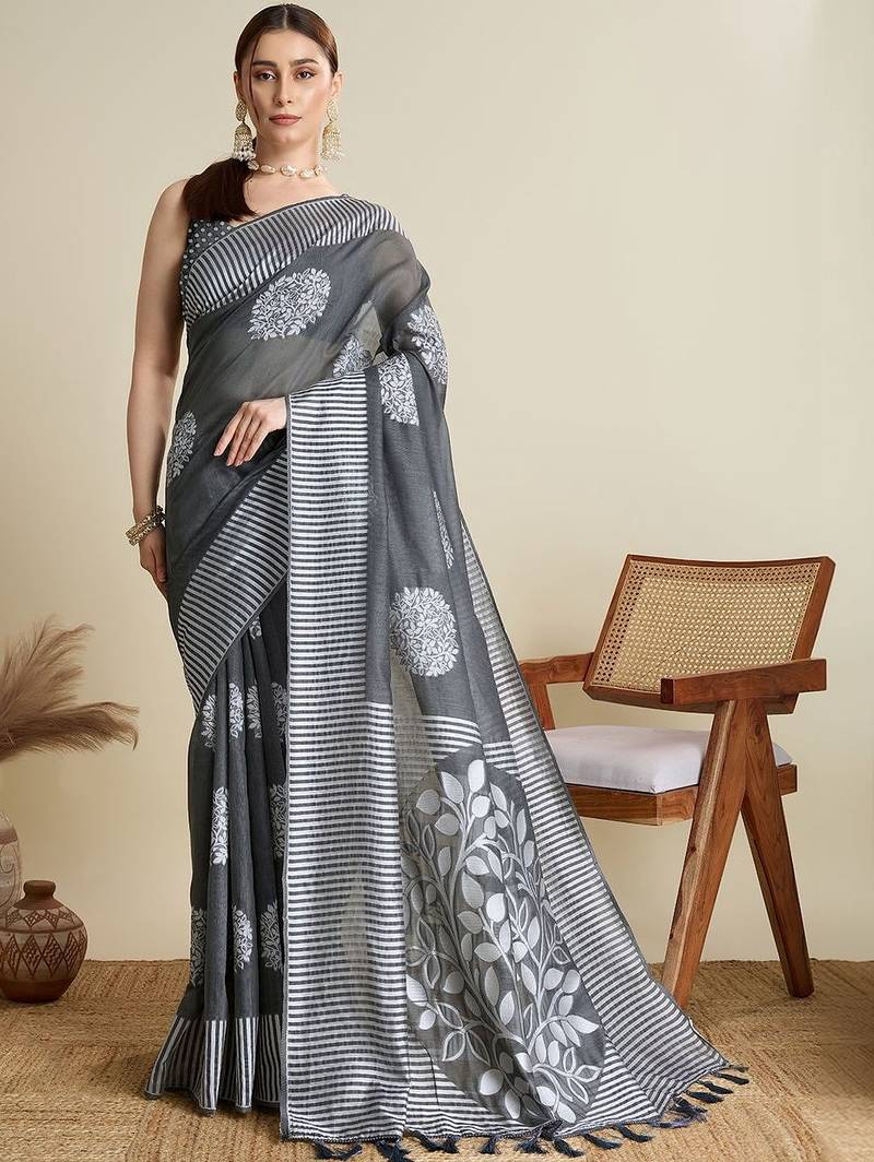 Grey silk blend woven design saree with blouse