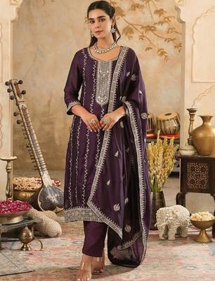Women Ethnic Motifs Embroidered Thread Work Straight Kurta with Trouser & Dupatta 1