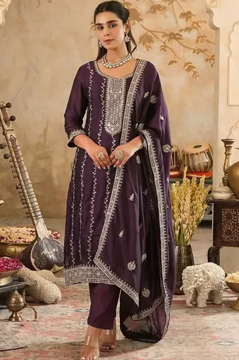 Women Ethnic Motifs Embroidered Thread Work Straight Kurta with Trouser & Dupatta