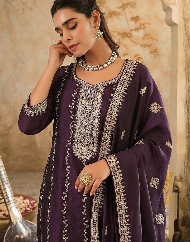 Women Ethnic Motifs Embroidered Thread Work Straight Kurta with Trouser & Dupatta