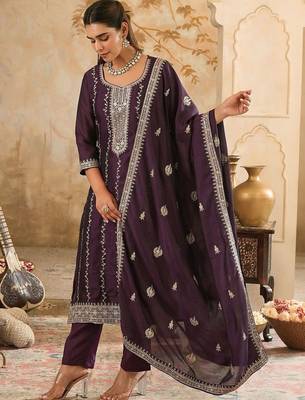 Women Ethnic Motifs Embroidered Thread Work Straight Kurta with Trouser & Dupatta 3